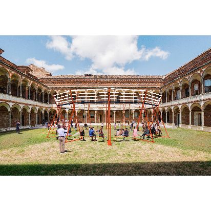 FuoriSalone 2023: Amazon, in collaborazione con Stefano Boeri Interiors, partecipa alla mostra-evento Interni Design Re-Evolution.